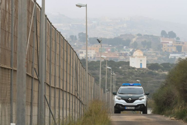 Cruzar Frontera Melilla